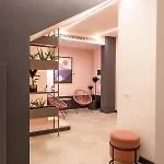Allure Boutique ホテル 4*